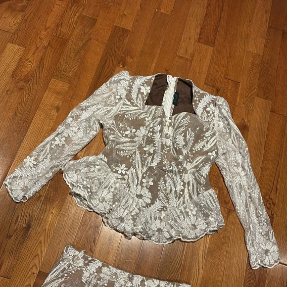 Vintage 80’s style Swiss Lace maxi skirt and blouse Luxury set - Picture 7 of 17